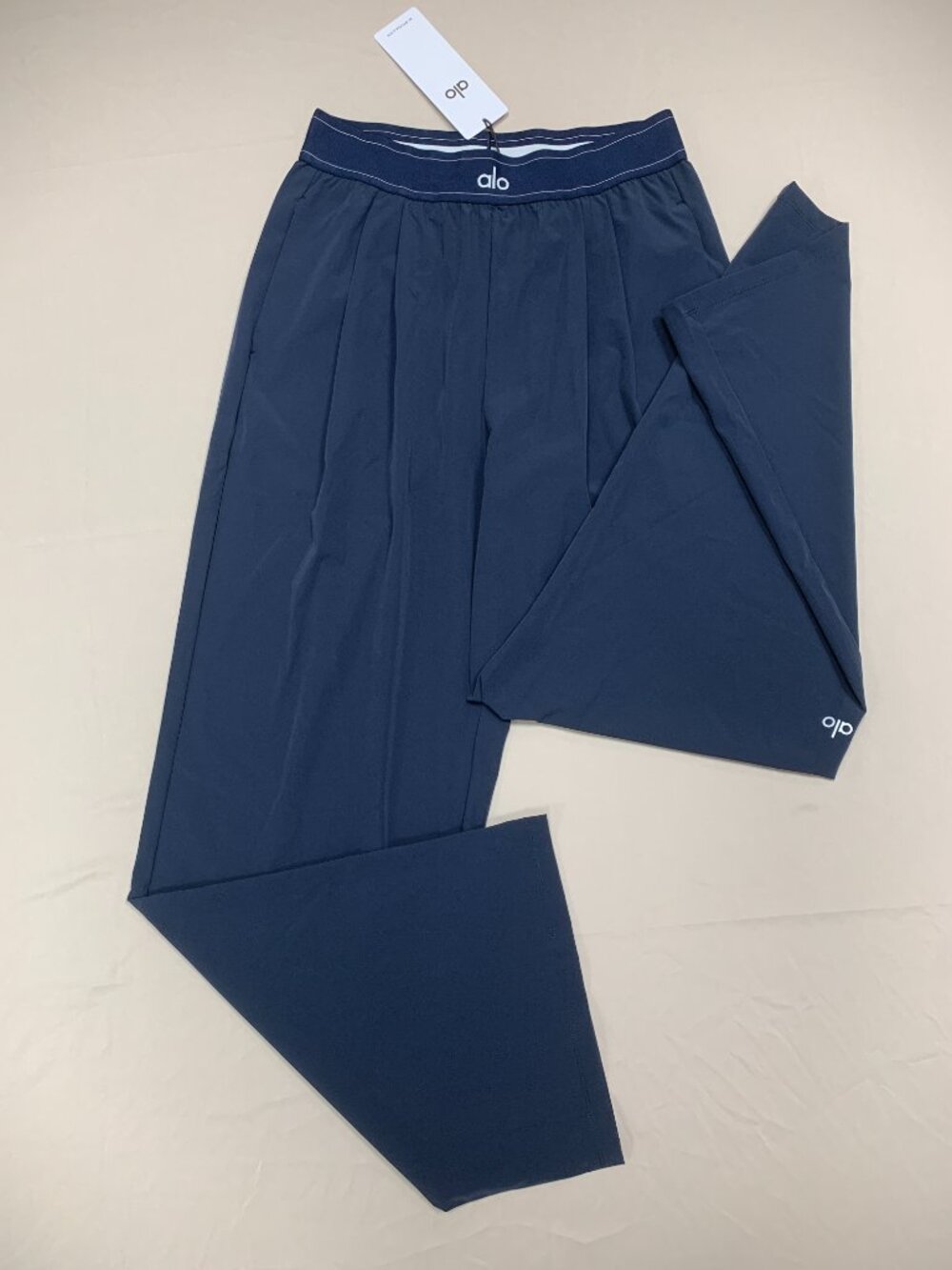 New ALO Yoga Navy Luxe Trouser π XXS XS 30" Inseam - Picture 3 of 9